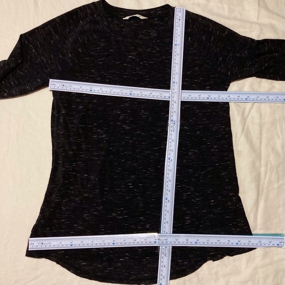 Spring + Mercer Space Dye Tee in Charcoal | Long Sleeve Tunic | Thumb Holes - Picture 2 of 9